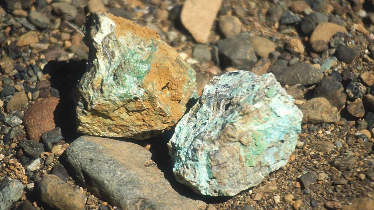 NIKKEL. Fő alkalmazási területek: katódanyag az akkumulátorcellákban (magas-/alacsony feszültségű akkumulátorok.